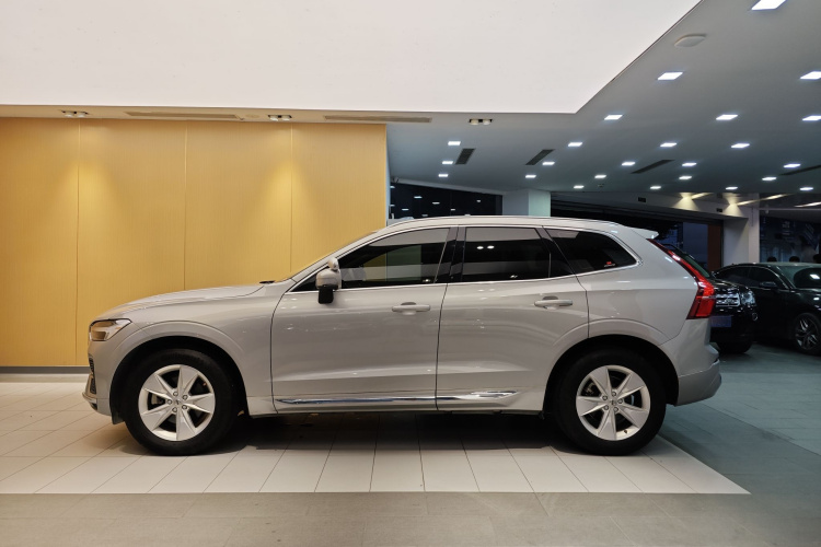 沃尔沃XC60 2022款 B5 四驱智逸豪华版车身外观6010