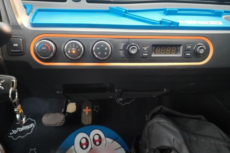 五菱汽车 宏光MINIEV 2020款 自在款 三元锂局部细节16