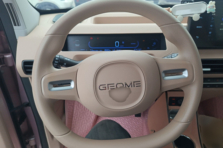 吉利银河 2023款 熊猫mini 200km 耐力熊中控内饰13