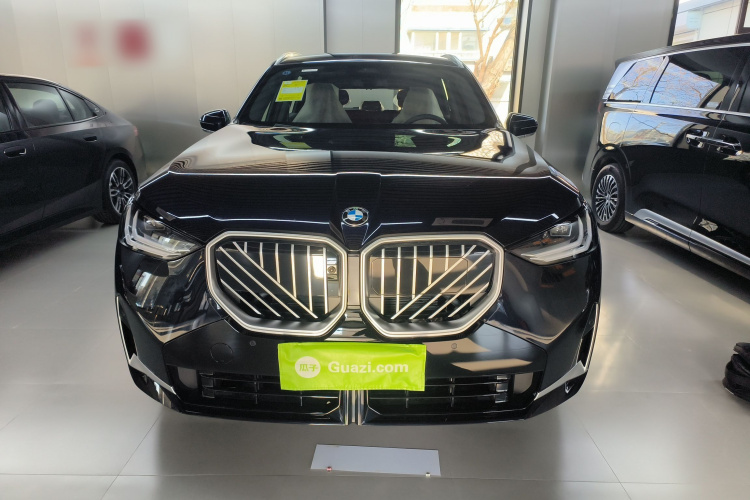 宝马X3 2025款 xDrive30L 领先型 M运动套装车身外观2