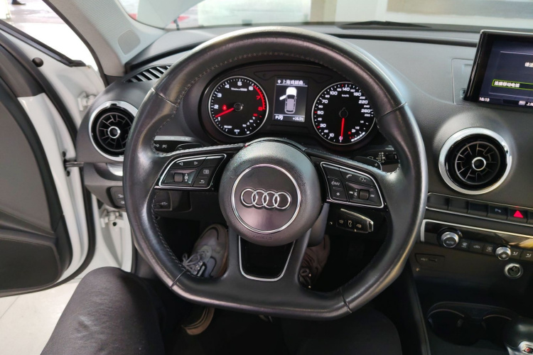奥迪A3 2019款 Sportback 35 TFSI 运动型 国V中控内饰13