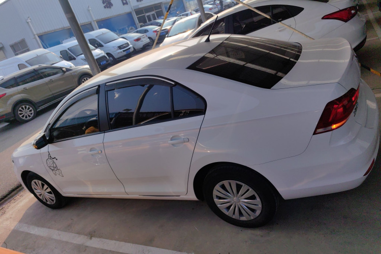 大众 桑塔纳 2019款 1.5L 手动风尚版 国VI车身外观4