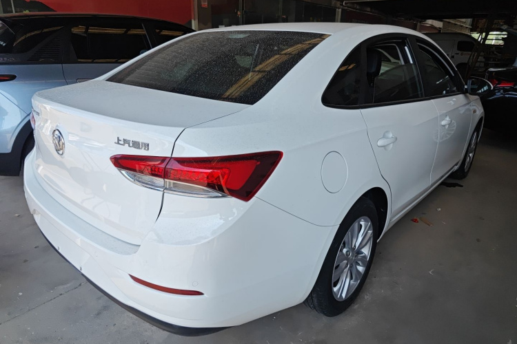 别克 英朗 2021款 改款 典范 1.5L 自动精英型车身外观7