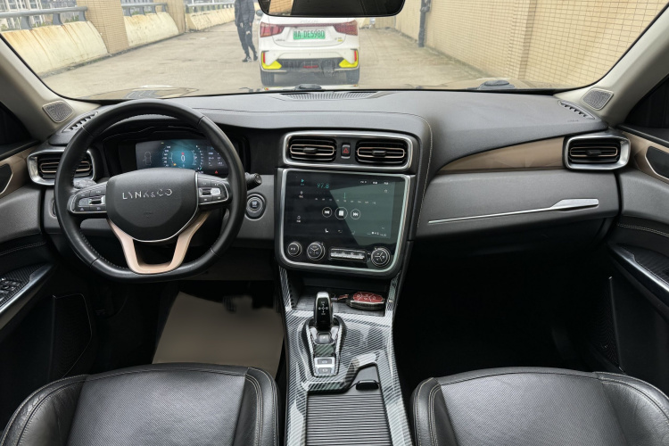 领克01 2017款 2.0T 两驱型Pro版中控内饰7004