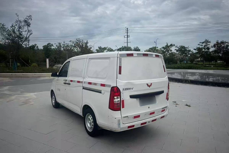 五菱汽车 五菱荣光V 2019款 1.5L封窗车实用型国VI LAR车身外观6005