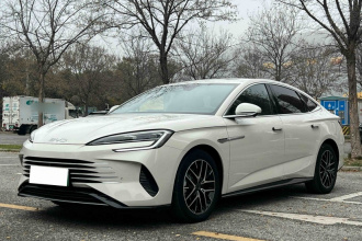 比亚迪 海豹 2023款 DM-i 1.5L 121km 尊贵型