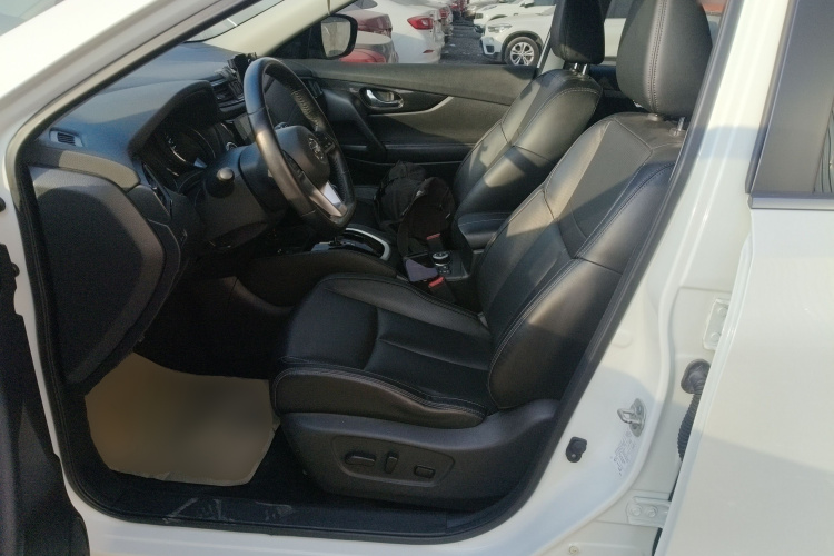 日产 奇骏 2019款 2.5L CVT智联豪华版 4WD中控内饰19