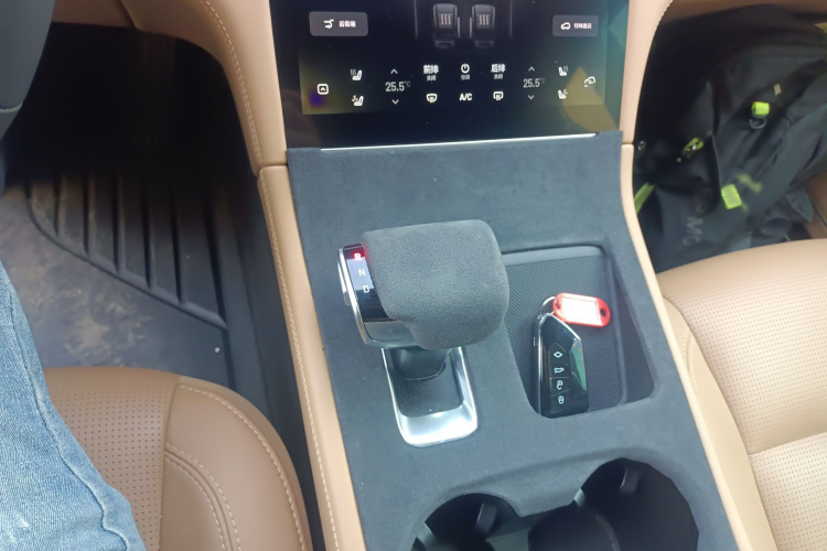 理想汽车 理想ONE 2021款 增程6座版局部细节18