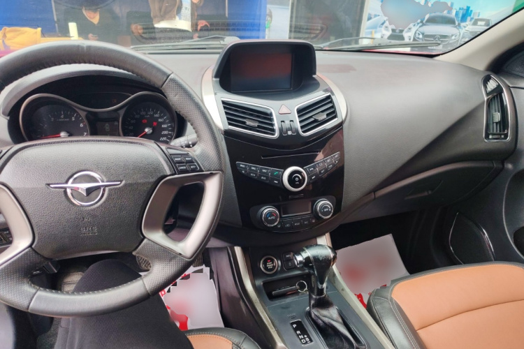 海马S5 2015款 1.5T CVT旗舰型中控内饰12