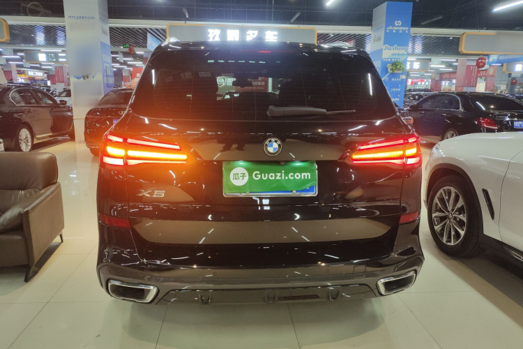 宝马X5(进口) 2022款 xDrive30i M运动套装车身外观6
