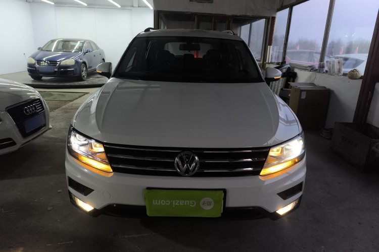 大众 途观L 2018款 330TSI 自动两驱风尚版车身外观2