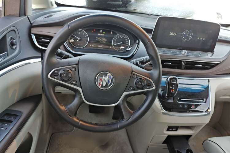 别克GL8 2022款 陆上公务舱 652T 豪华型中控内饰13