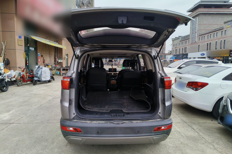 五菱汽车 五菱宏光S3 2018款 1.5L 手动豪华型 国V机舱底盘23