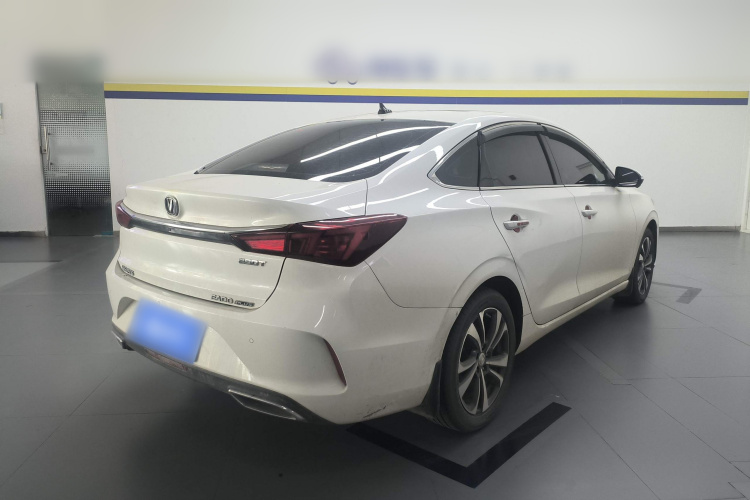 长安 逸动 2020款 PLUS 蓝鲸NE 1.4T GDI DCT旗舰型车身外观7