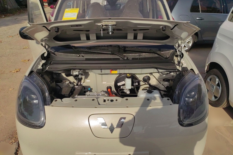 五菱汽车 宏光MINIEV 2025款 四门版 进阶款机舱底盘24