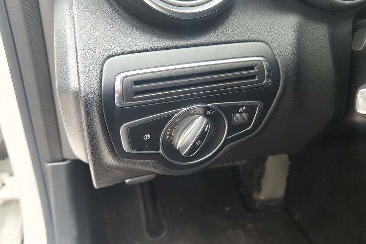 奔驰C级(进口) 2017款 C 200 4MATIC 轿跑版局部细节9004