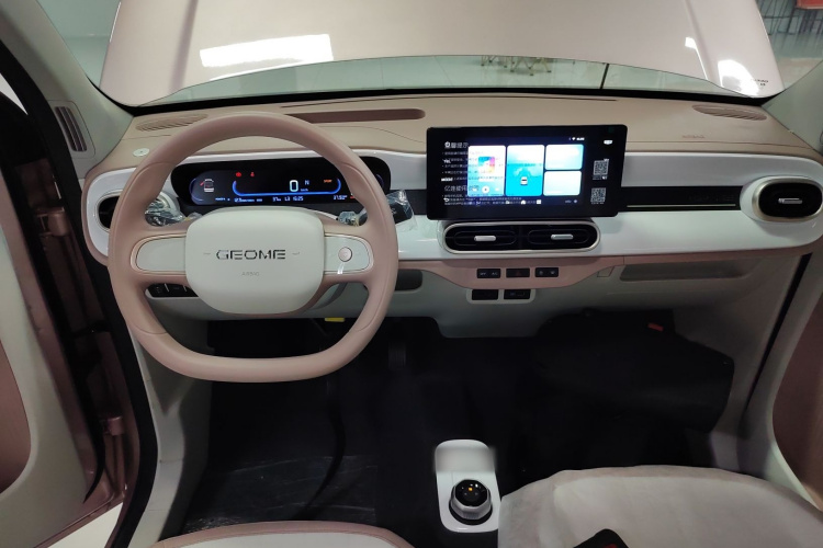 吉利银河 熊猫 2025款 210km 元气熊中控内饰12