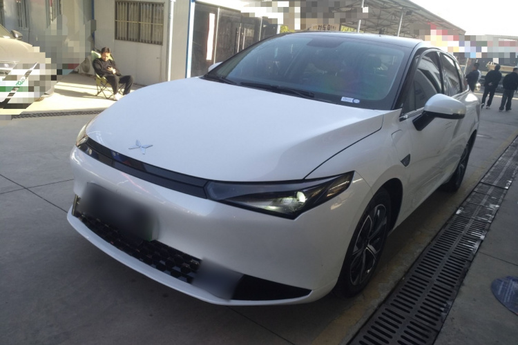 小鹏P5 2024款 500Plus版车身外观1