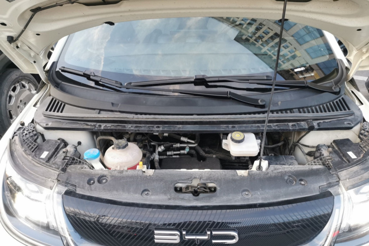 比亚迪 海豚 2023款 420km 时尚版机舱底盘24