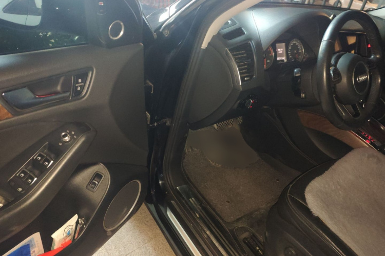 奥迪Q5 2013款 40 TFSI 舒适型中控内饰20