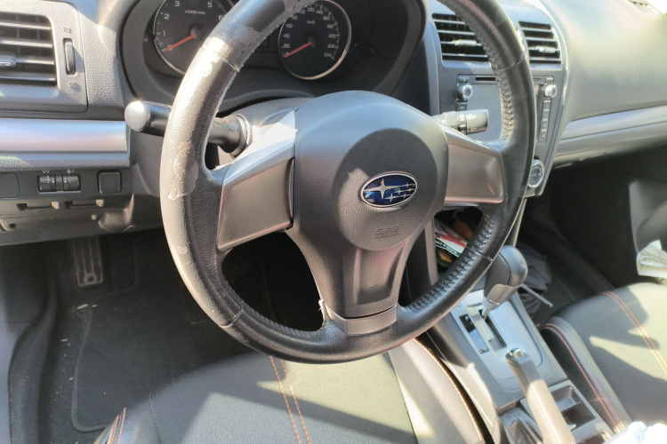 斯巴鲁XV 2014款 2.0i 舒适版中控内饰13