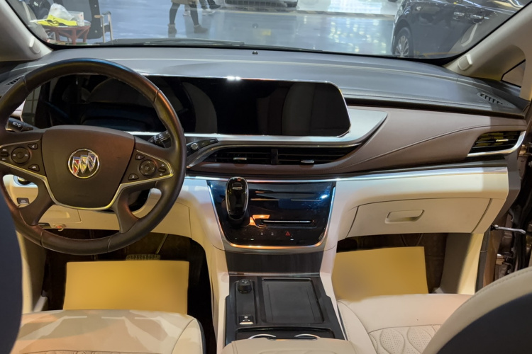 别克GL8 2020款 陆上公务舱 652T 豪华型中控内饰7003