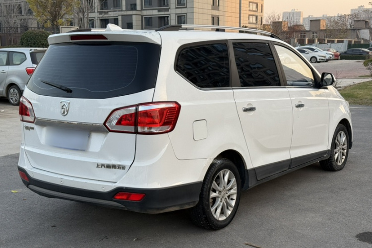 宝骏730 2014款 1.5L 手动舒适型 7座车身外观6001