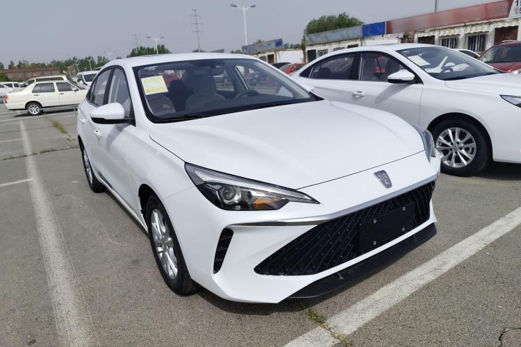 荣威i5 2023款 1.5L CVT豪华版车身外观3