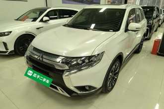 三菱 欧蓝德 2020款 2.4L 四驱致享版 7座