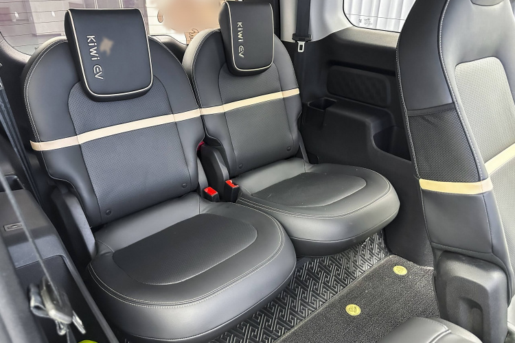 宝骏KiWi EV 2022款 艺术家轻享版 三元锂中控内饰7012