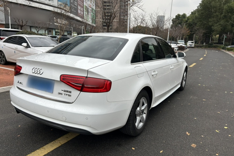 奥迪A4L 2015款 35 TFSI 自动标准型车身外观6003