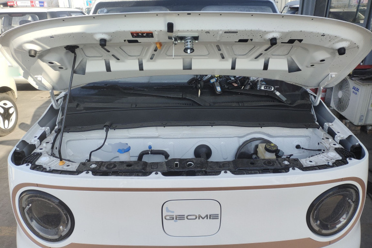 吉利银河 熊猫 2025款 210km 元气熊机舱底盘24