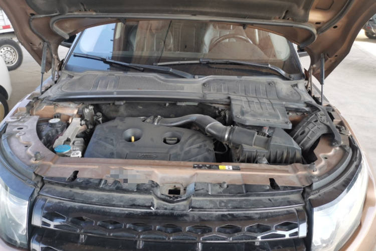 路虎 揽胜极光(进口) 2014款 2.0T 5门耀动版机舱底盘24