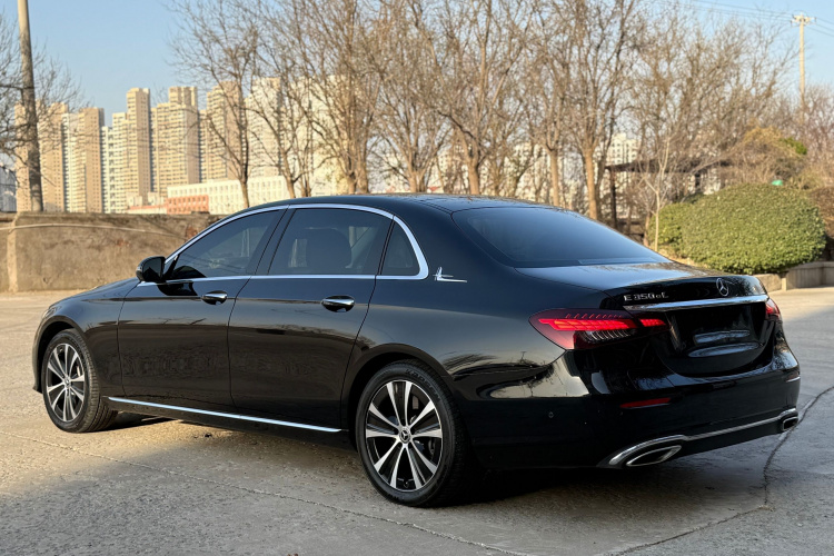 奔驰E级新能源 2022款 改款 E 350 e L 插电式混合动力轿车车身外观6005