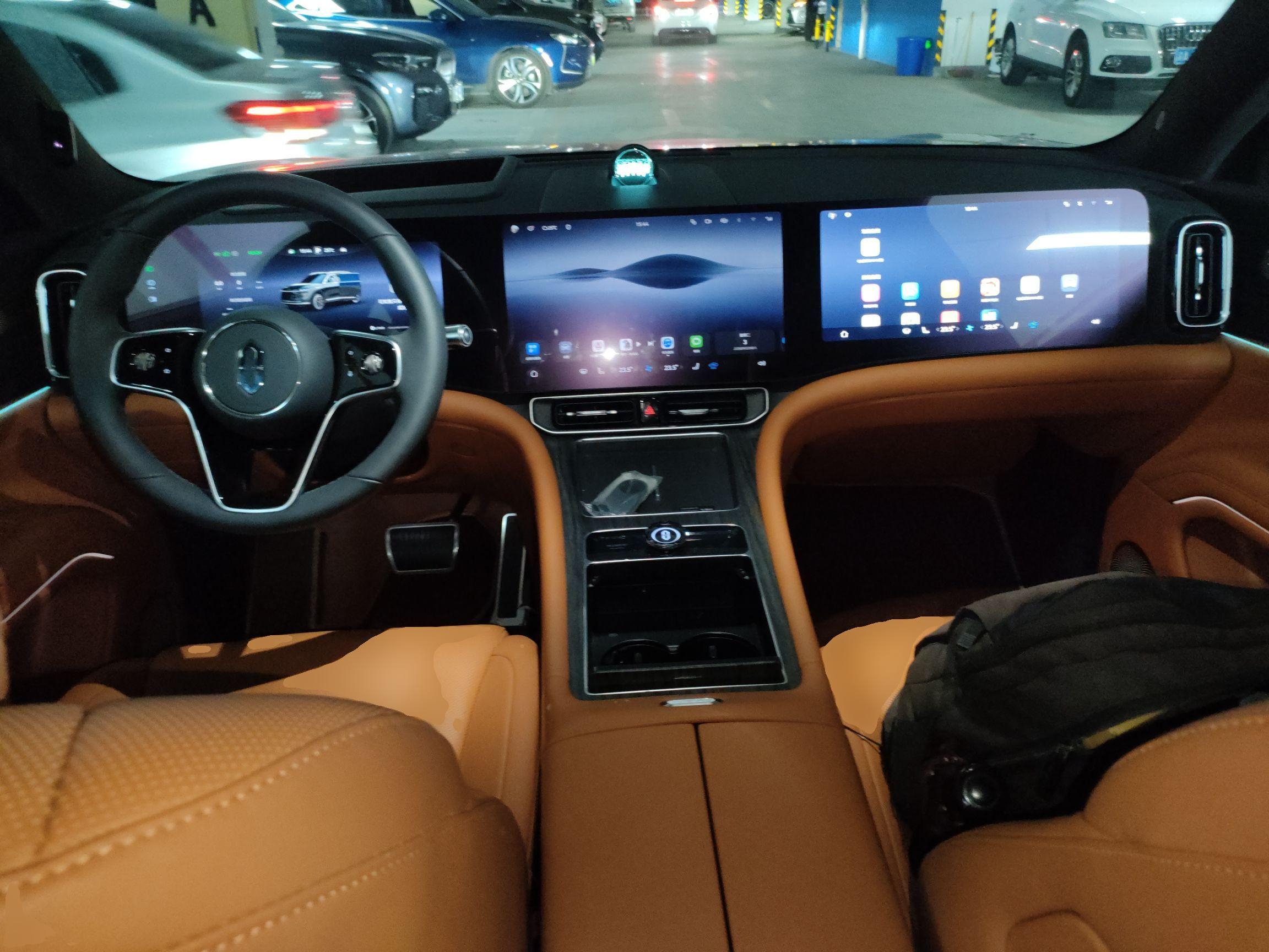 鸿蒙智行 问界M9 2024款 增程 Ultra版 42kWh 6座版