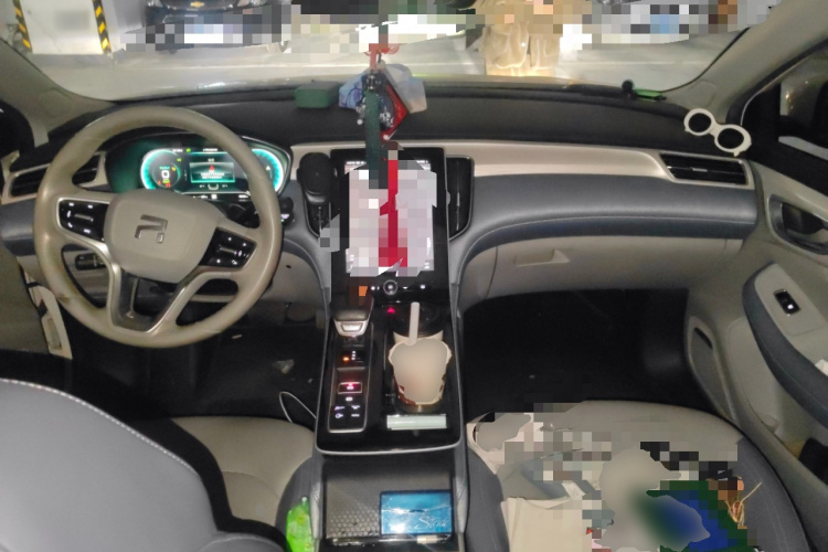 飞凡汽车 飞凡ER6 2020款 620km 智享版中控内饰12