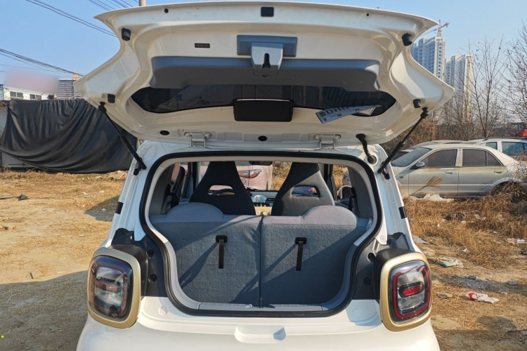 奔腾小马 2025款 222km 灵动马机舱底盘23