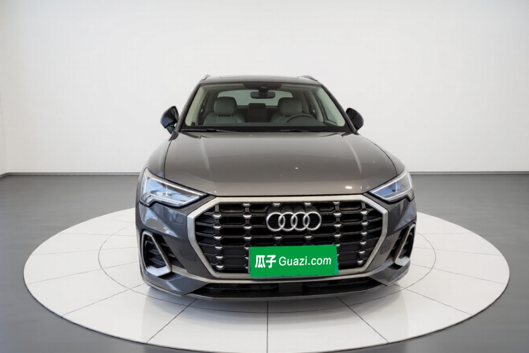 奥迪Q3 2022款 35 TFSI 时尚动感型车身外观2