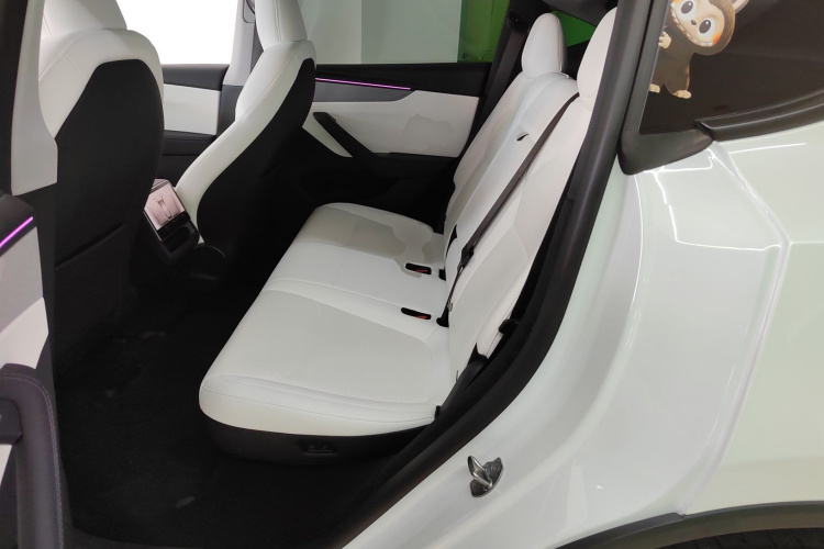 特斯拉 Model Y 2025款 后轮驱动版中控内饰21