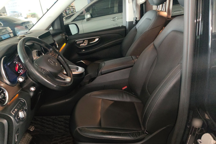 奔驰V级 2016款 V 260 领航版局部细节19