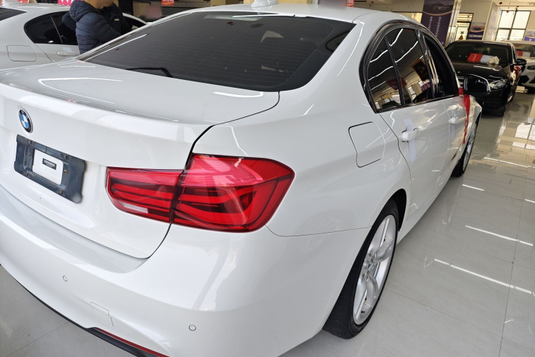 宝马3系 2017款 320i M运动型车身外观6005