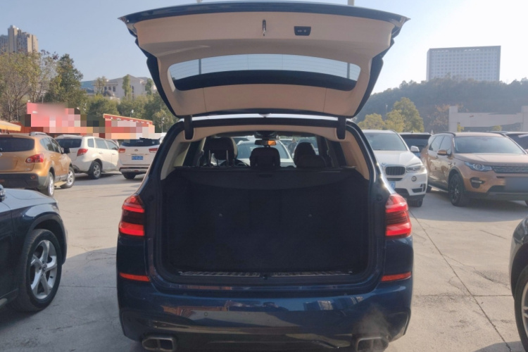 宝马X3 2018款 xDrive30i 领先型 M运动套装 国VI机舱底盘23