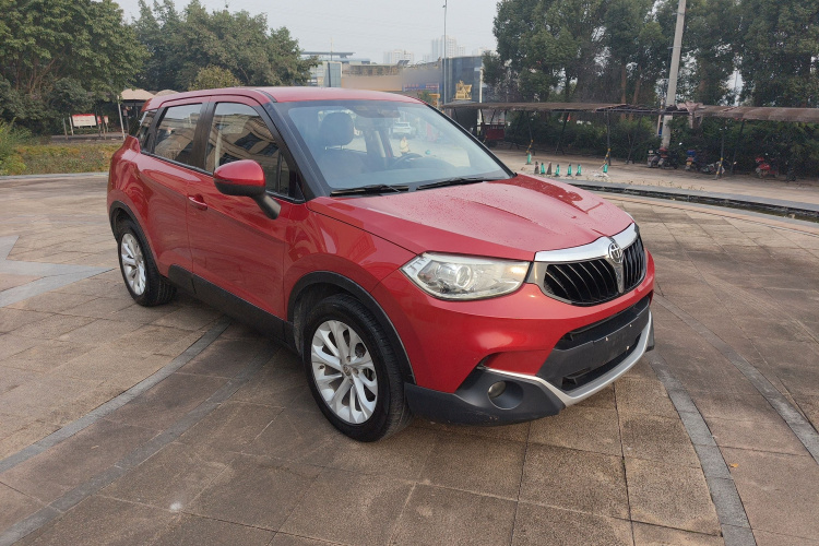 中华V3 2016款 1.5L 自动精英型车身外观3