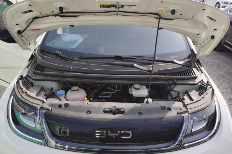 比亚迪 海豚 2025款 420km 活力版机舱底盘24