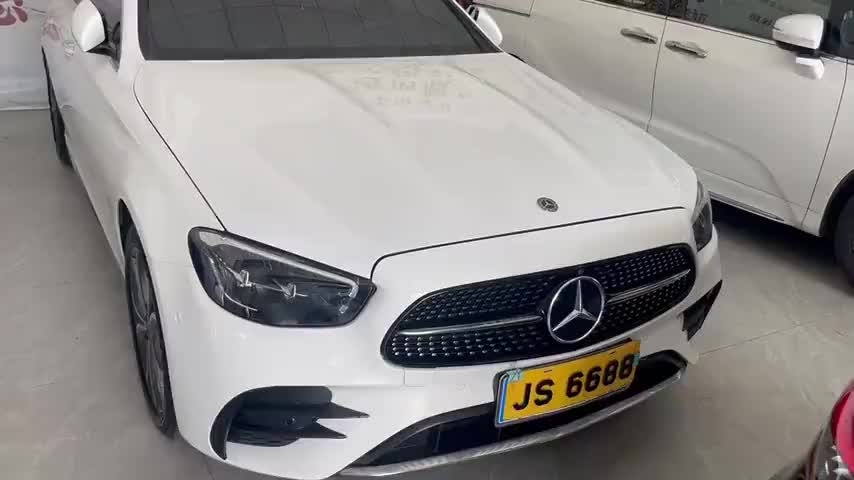 奔驰E级 2021款 改款 E 300 L 运动豪华型实拍1