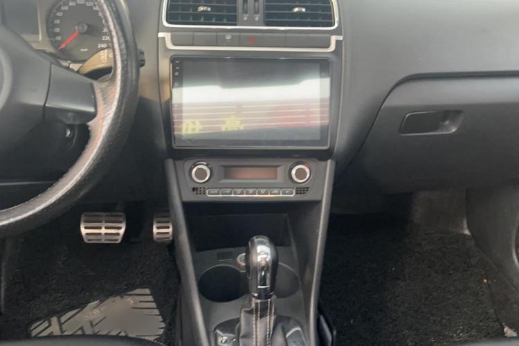 大众 2012款 1.6L Cross Polo AT中控内饰16