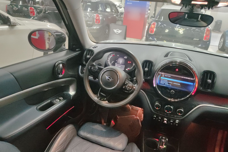 MINI Countryman 2021款 2.0T COOPER S ALL4中控内饰13