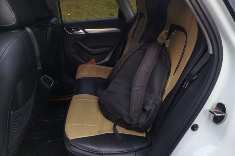 奥迪Q3 2016款 30 TFSI 标准型中控内饰21