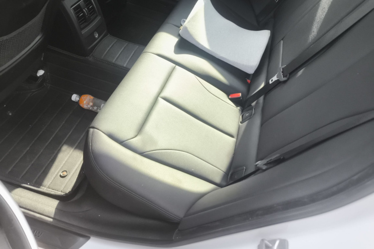 宝马3系GT 2016款 320i 时尚型中控内饰21