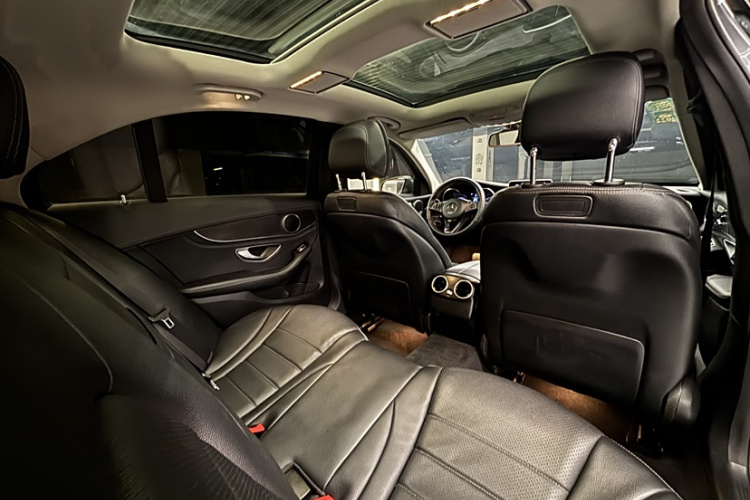 奔驰C级 2018款 C 200 L 运动版中控内饰7007